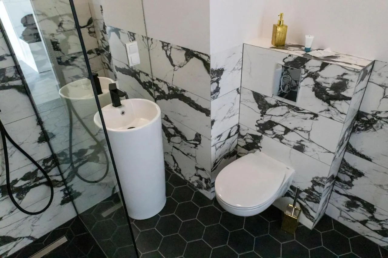 White Skyla Apartament Daire Gdansk
